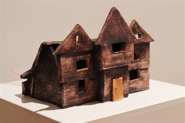 ArtRage 2023: Mikayla Ivory, Salem Witch House (2023); ceramics; 25 cm H x 35 cm L x 20 cm W. Image: QVMAG.